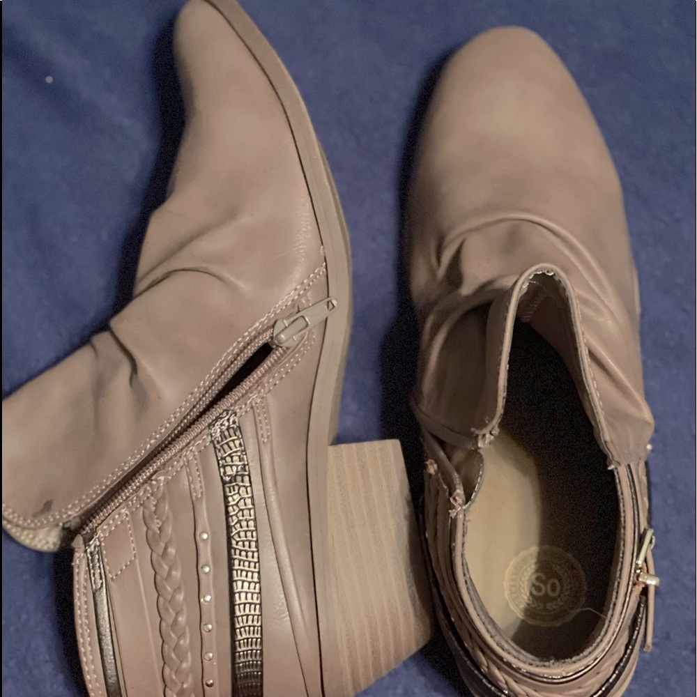 SO Ankle Boots Taupe Size 9 1/2